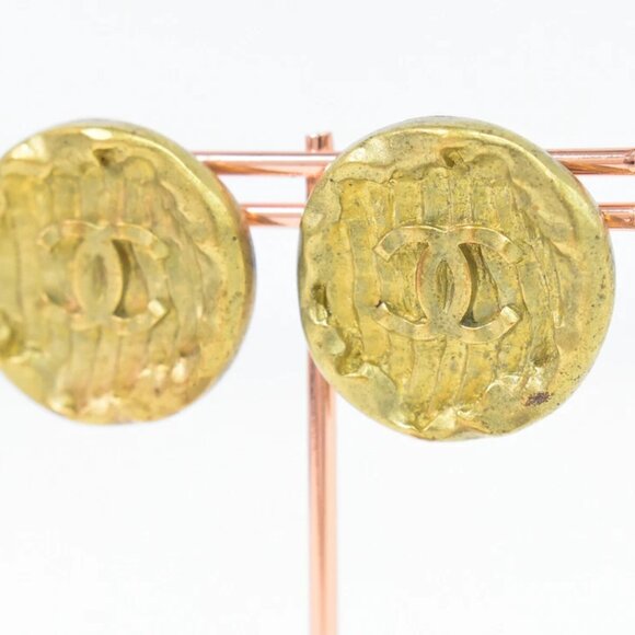 CHANEL CC Gold Plated Round Earrings Clip - Picture 3 of 9